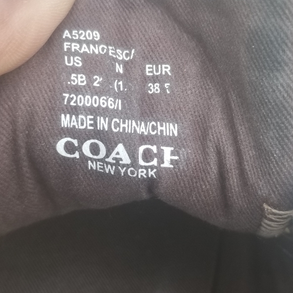 ***SOLD*** Coach Women Tennis Shoes - Picture 6 of 9